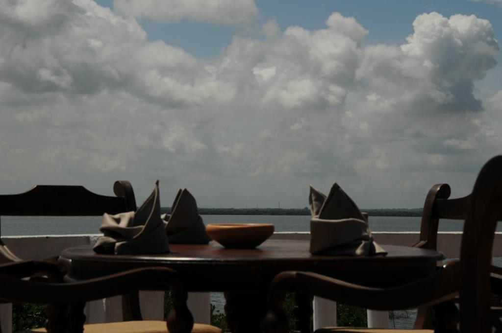 Hotel Lagoon Paradise Negombo Exterior foto