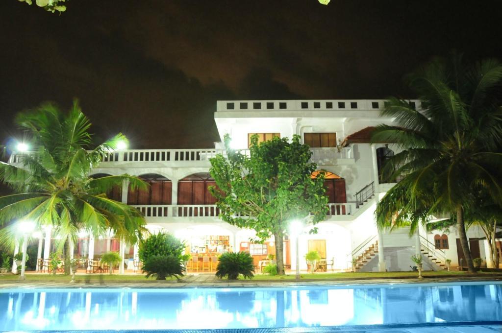 Hotel Lagoon Paradise Negombo Exterior foto
