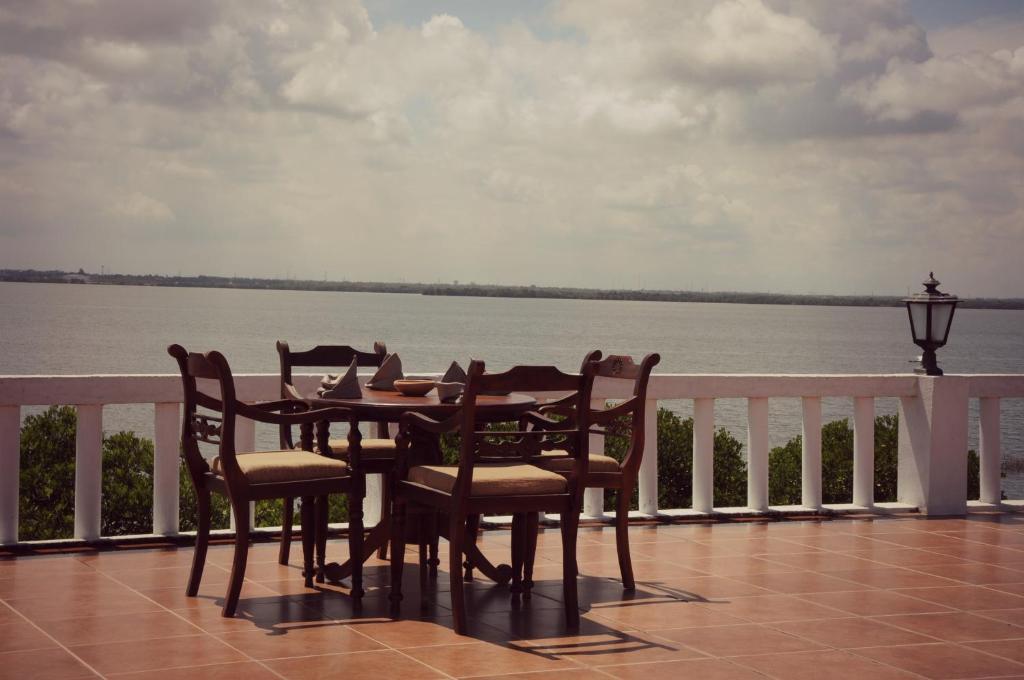 Hotel Lagoon Paradise Negombo Exterior foto