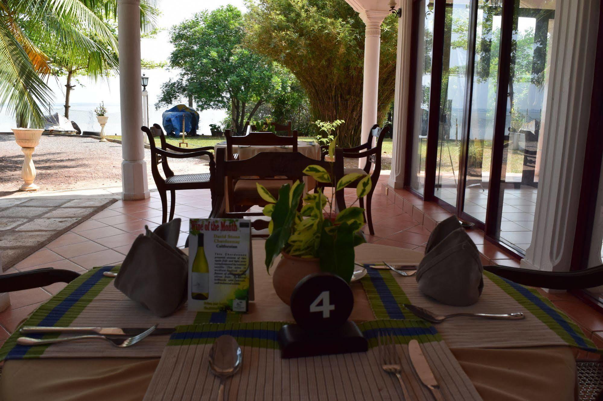 Hotel Lagoon Paradise Negombo Exterior foto