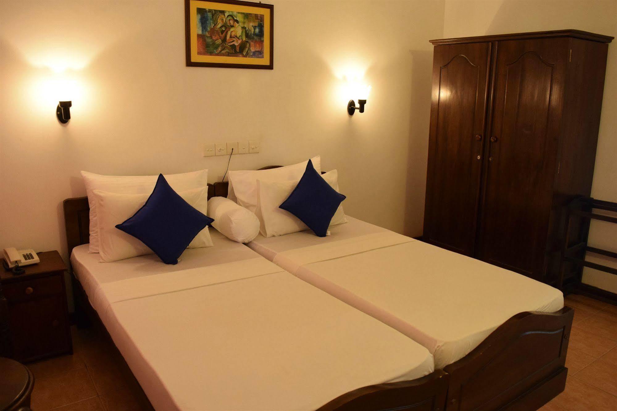 Hotel Lagoon Paradise Negombo Exterior foto