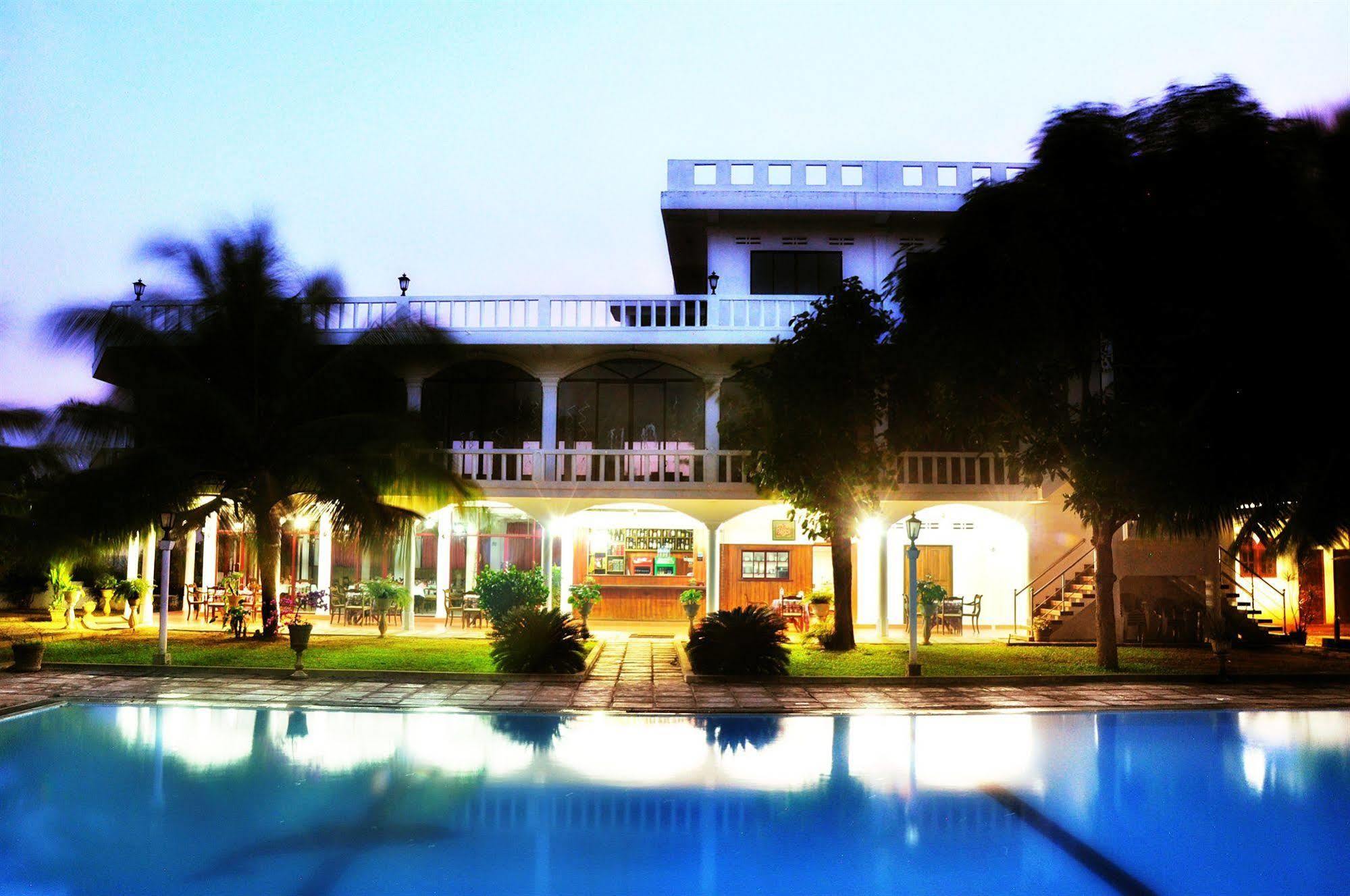 Hotel Lagoon Paradise Negombo Exterior foto