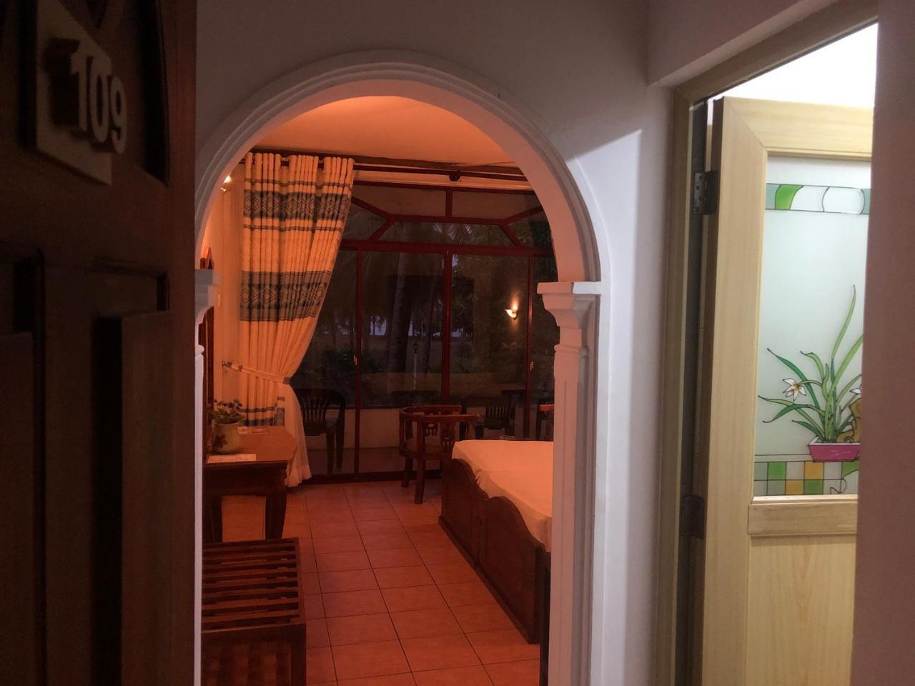 Hotel Lagoon Paradise Negombo Exterior foto